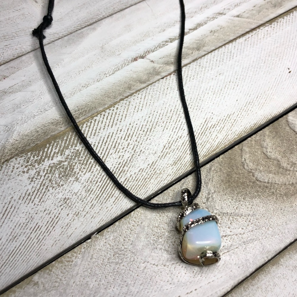 Authentic Peruvian Opalite Stone Necklace. - image 7